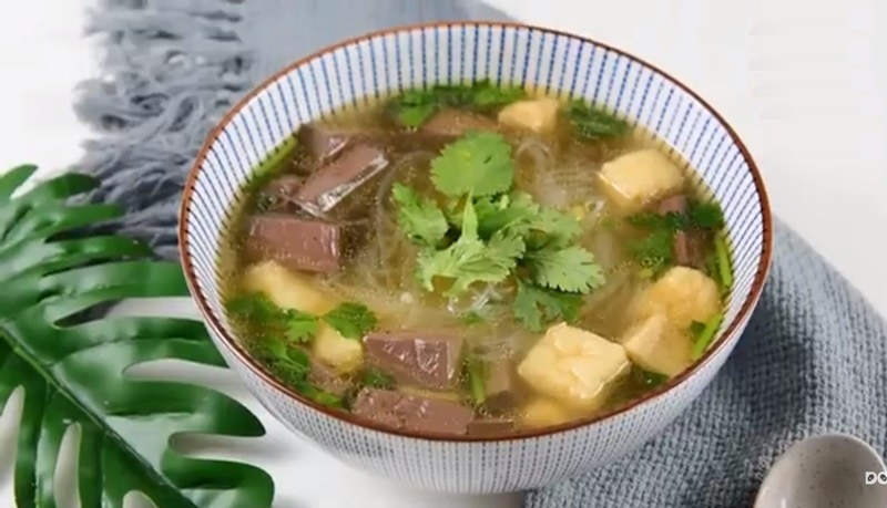 Duck Blood and Vermicelli Soup