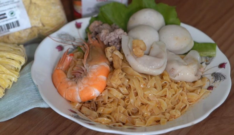 Mee Pok